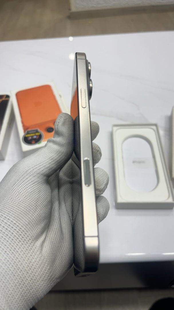 iPhone 16 Pro Max (Natural Titanium, Pre-loved)