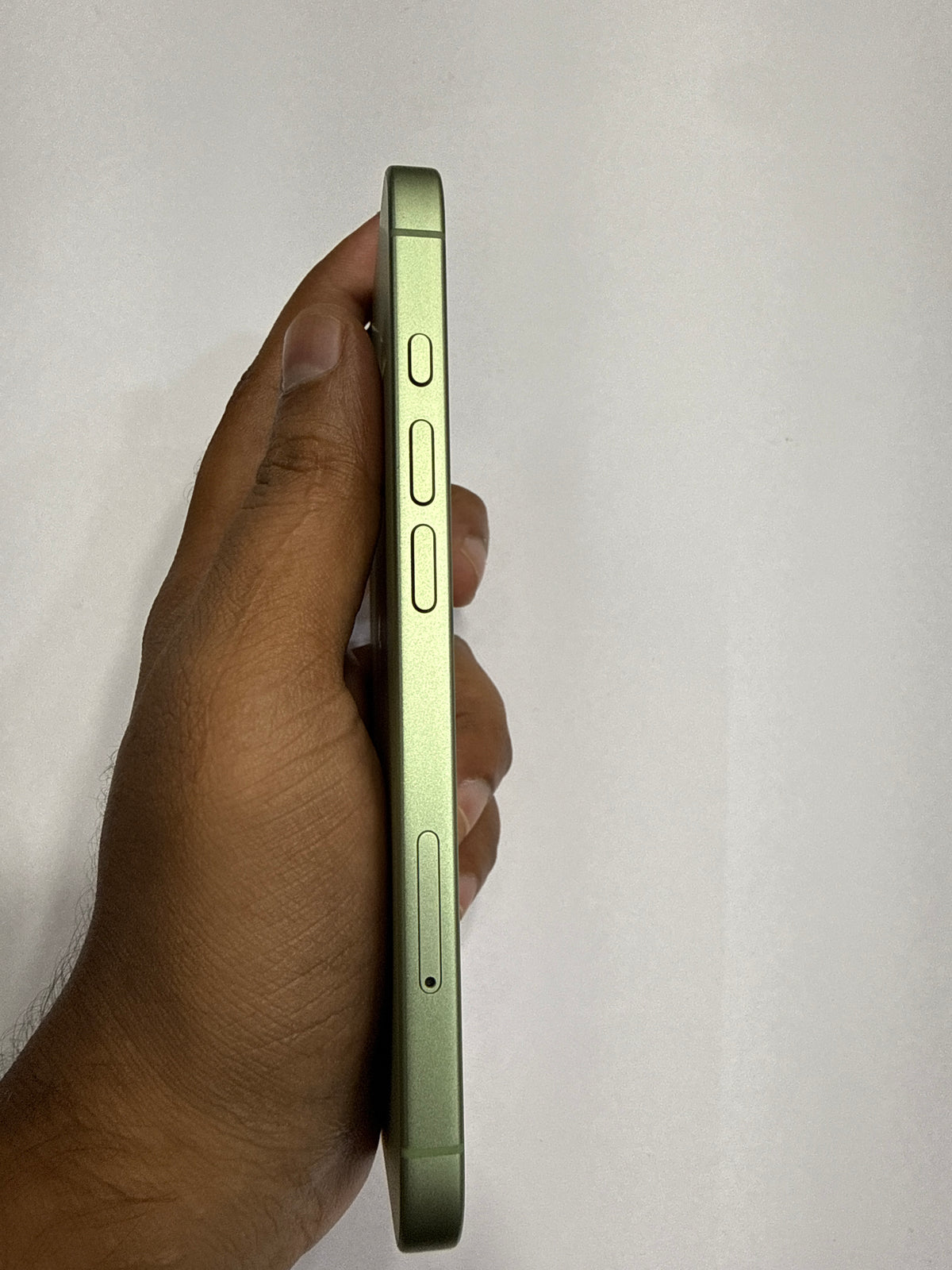 iPhone 17 (Sage, Pre-loved)