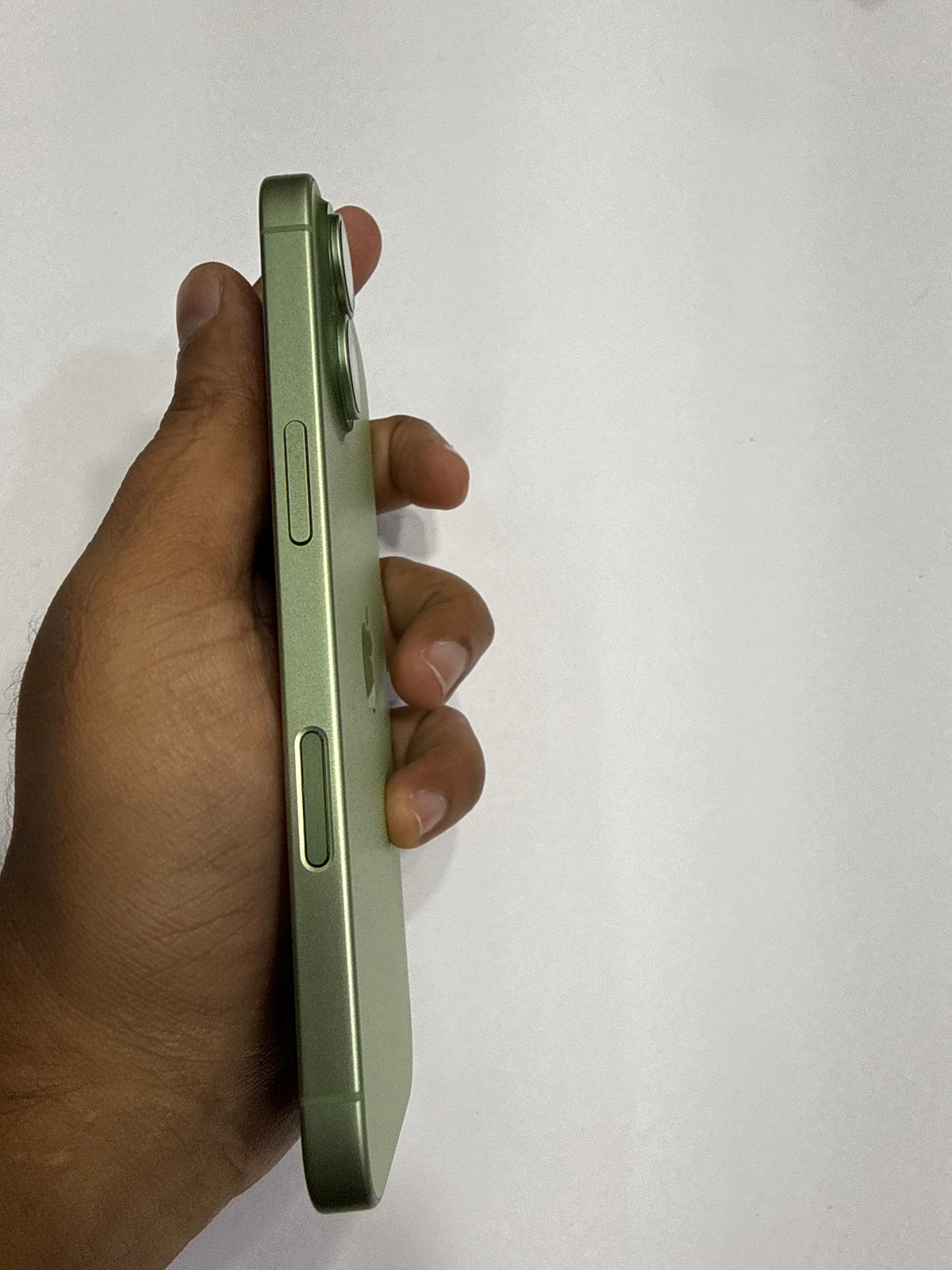 iPhone 17 (Sage, Pre-loved)
