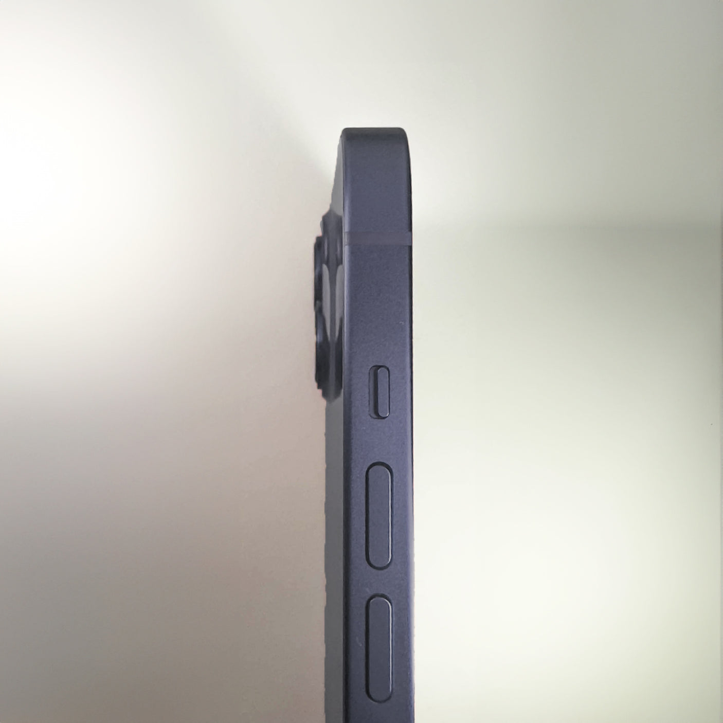 iPhone 13 (Midnight, Pre-loved)