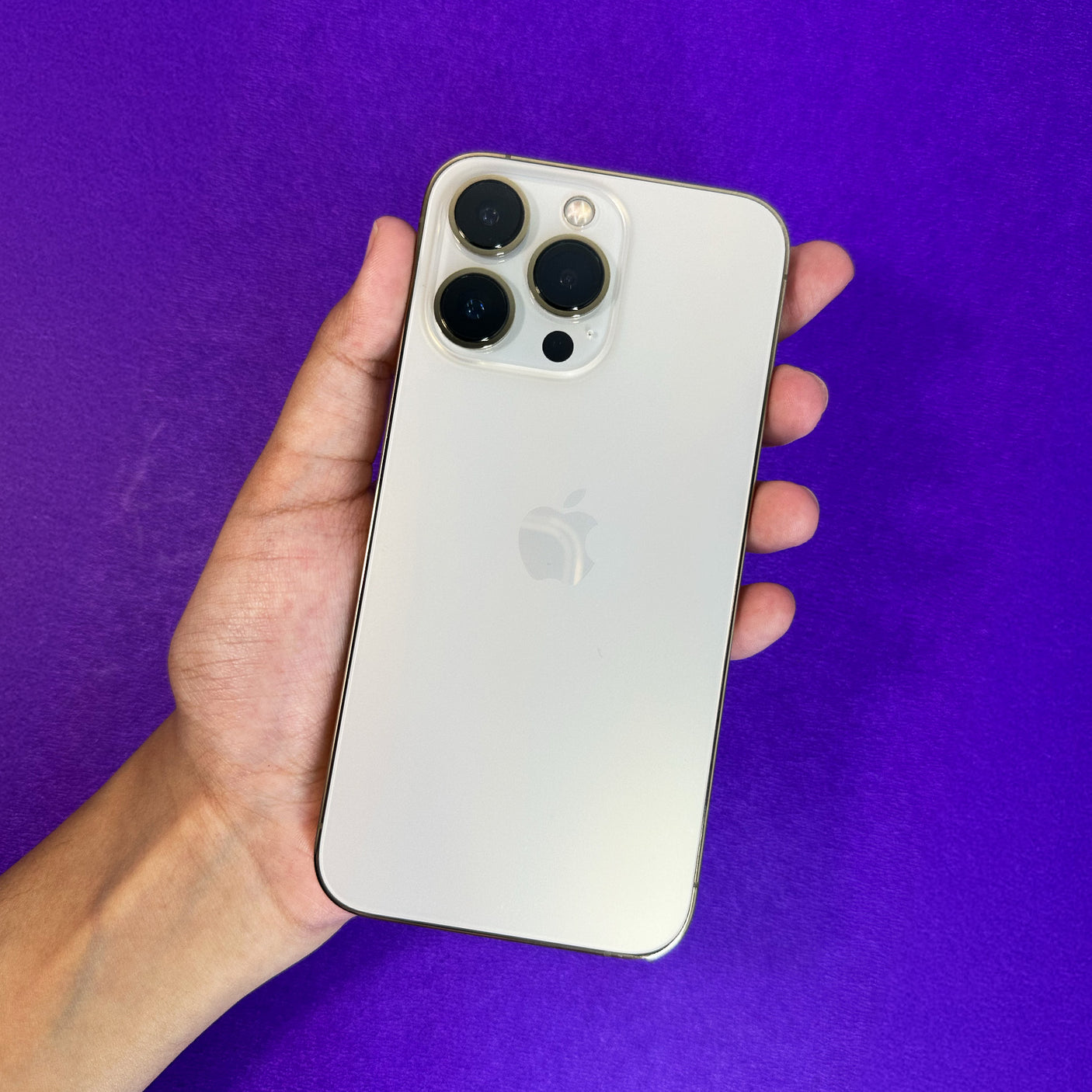 iPhone 13 Pro (Gold, 128 GB, Pre-loved).