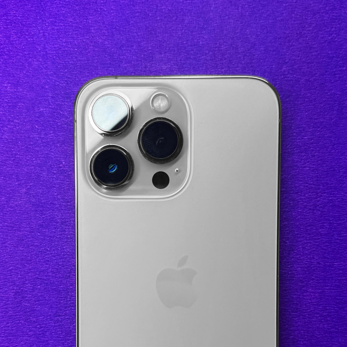 iPhone 13 Pro (Silver, 128 GB, Pre-loved).