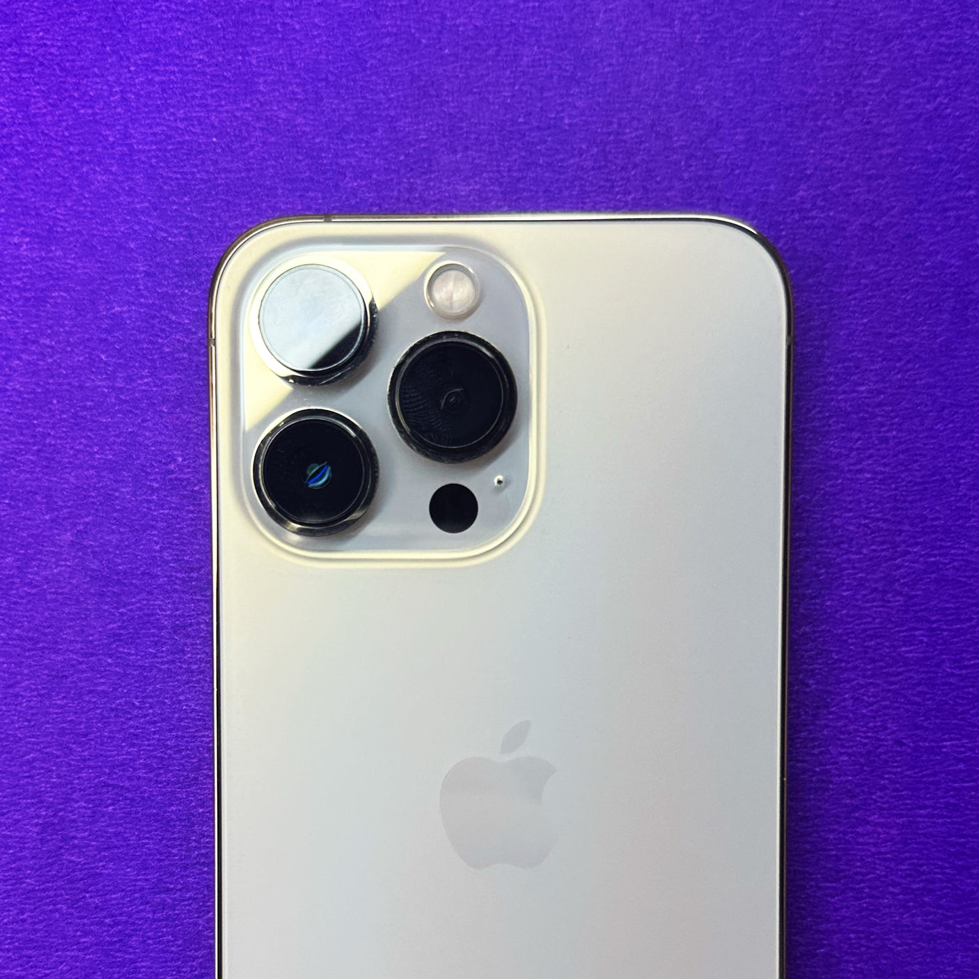 iPhone 13 Pro (Gold, 128 GB, Pre-loved).