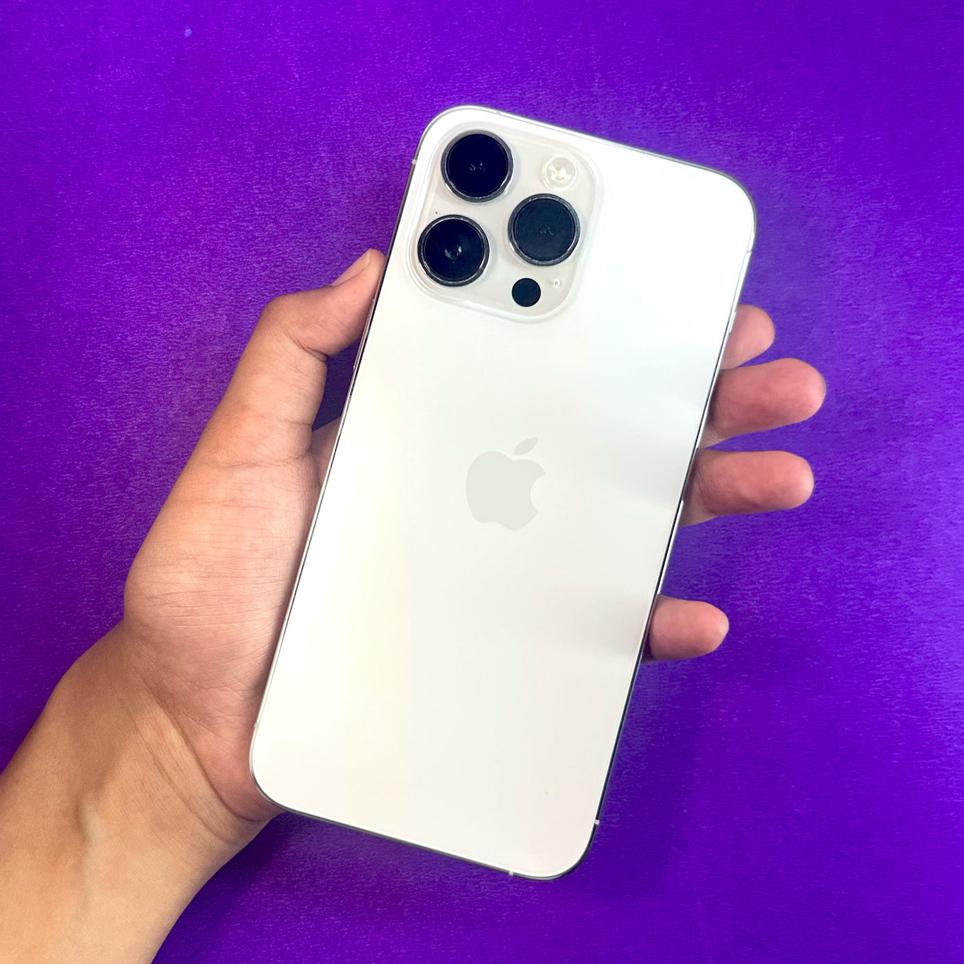 iPhone 14 Pro Max (Silver, 128 GB, Pre-loved).