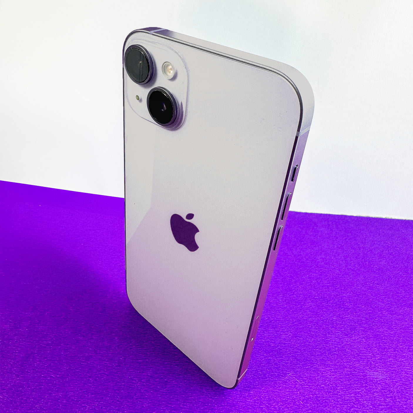 iPhone 14 Plus (Starlight, 128 GB, Pre-loved).