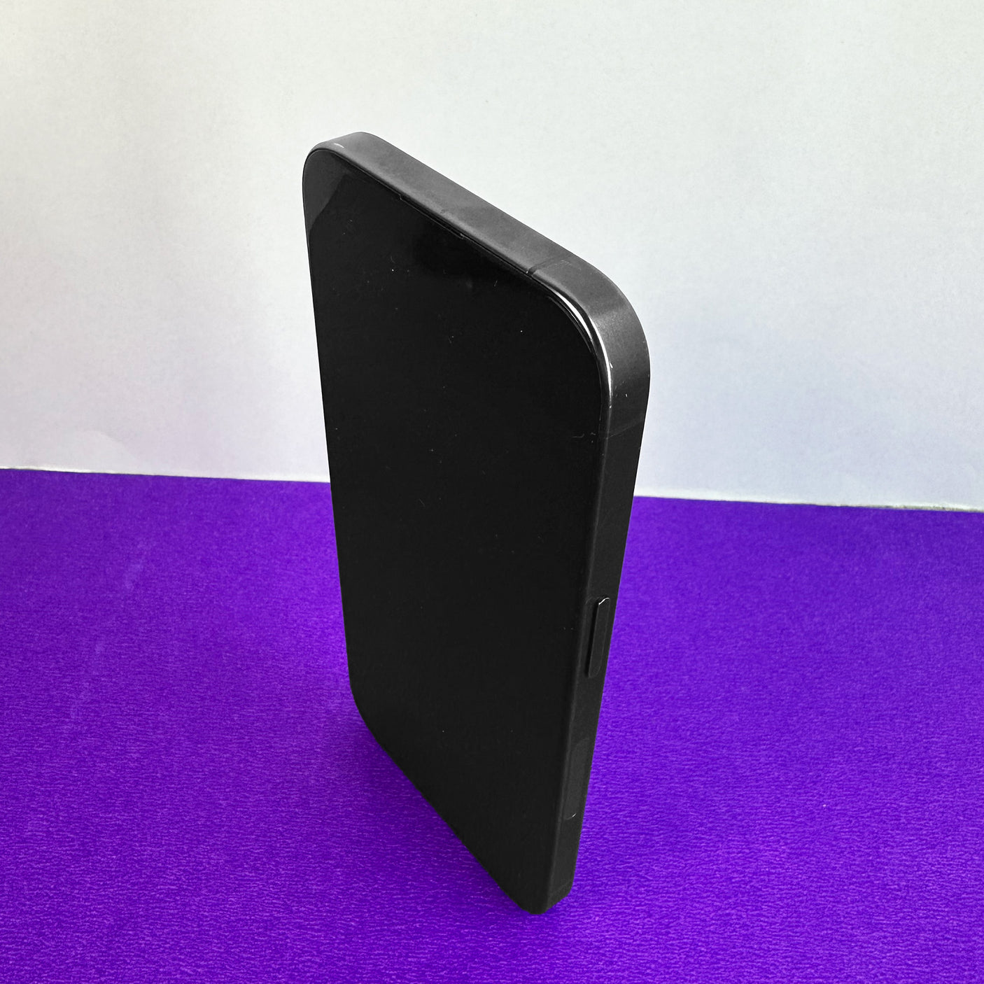 iPhone 15 Pro (Black Titanium, Pre-loved)