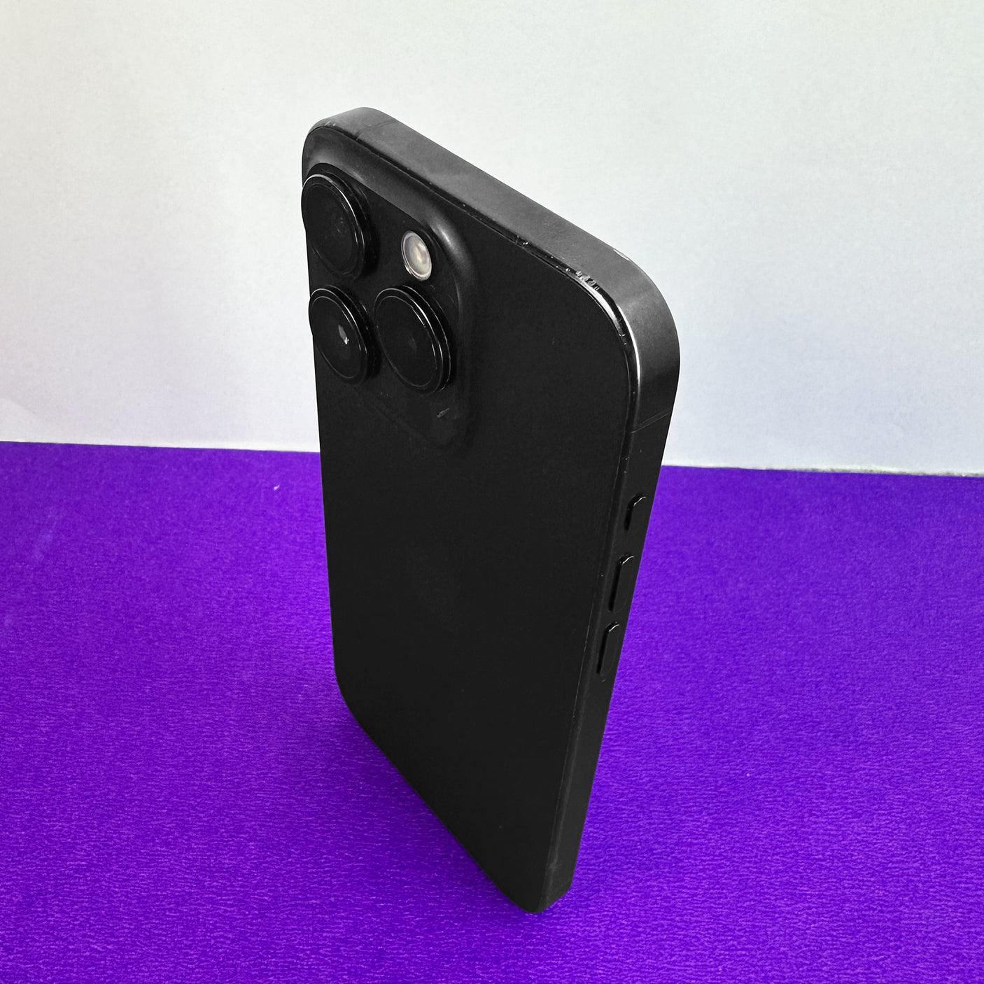 iPhone 15 Pro (Black Titanium, Pre-loved)