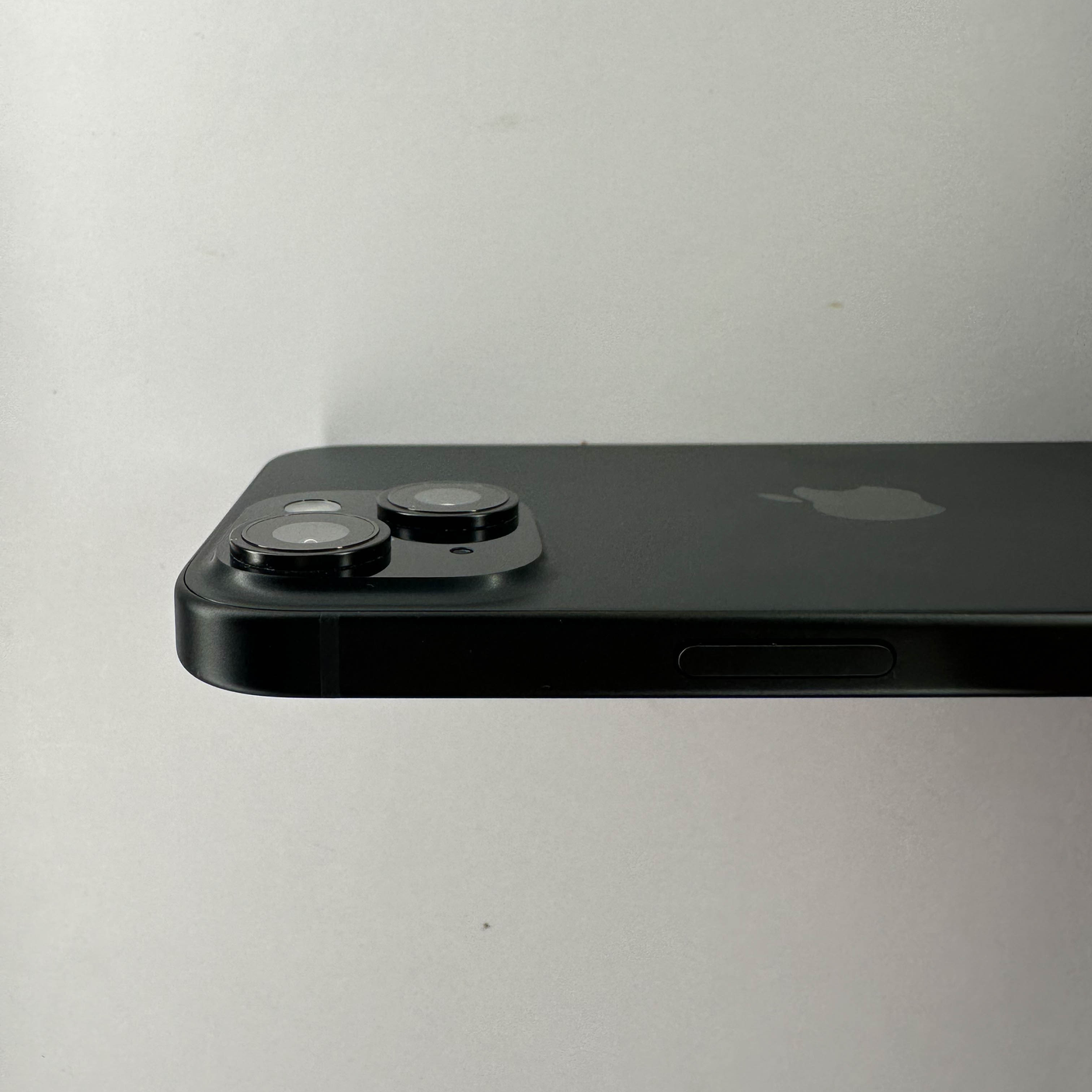 iPhone 15 (Black, Pre-loved)