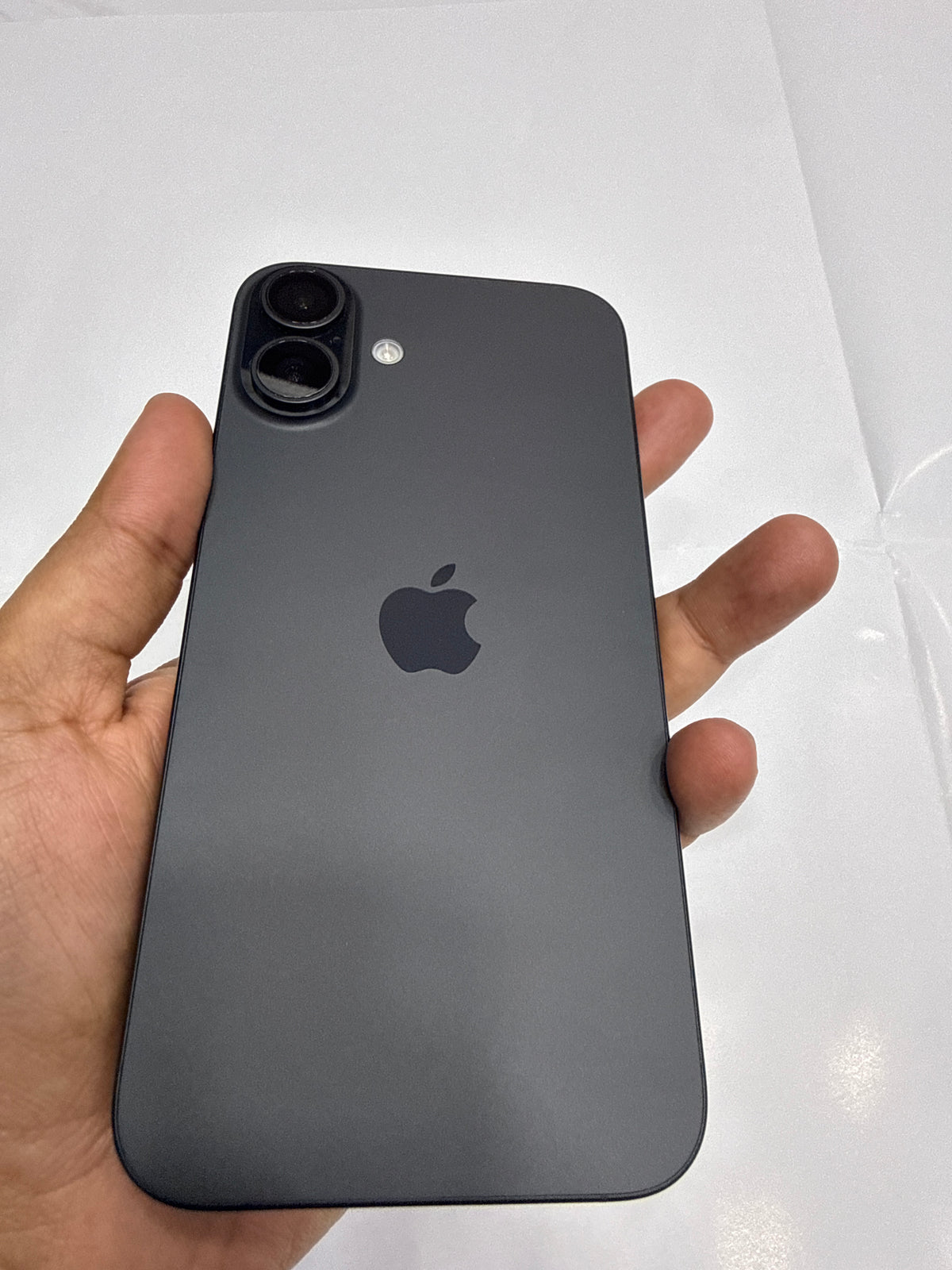 iPhone 16 Plus (Black, Pre-loved)