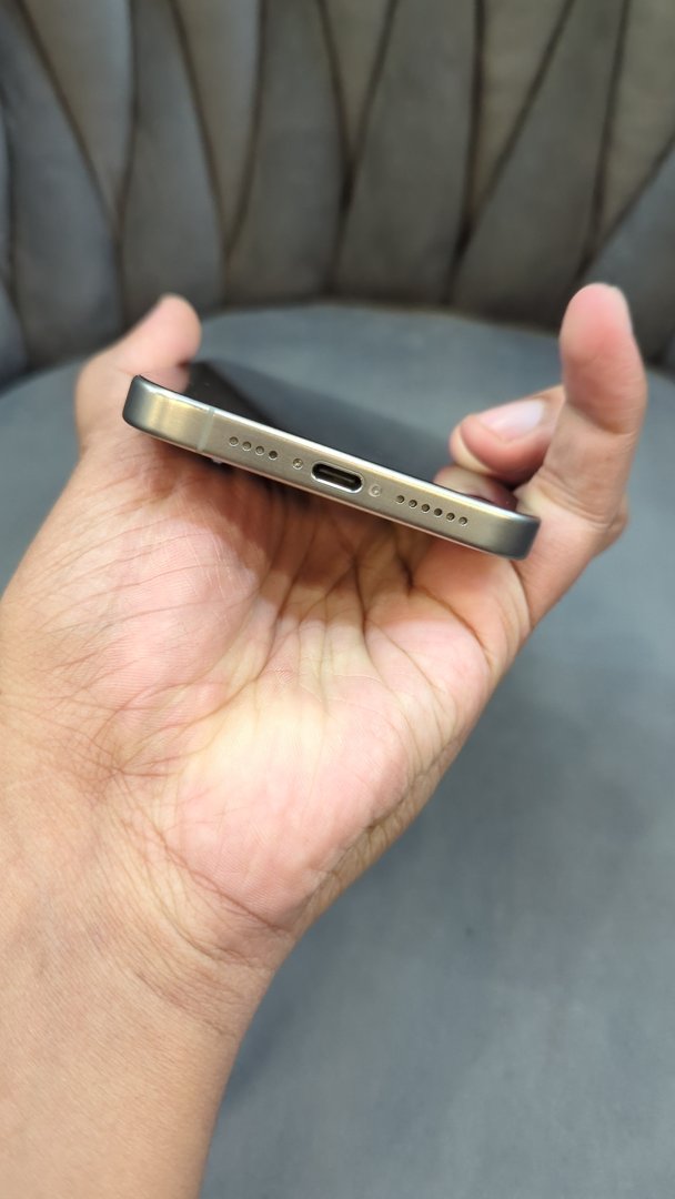 iPhone 15 Pro Max (Natural Titanium, Pre-loved)