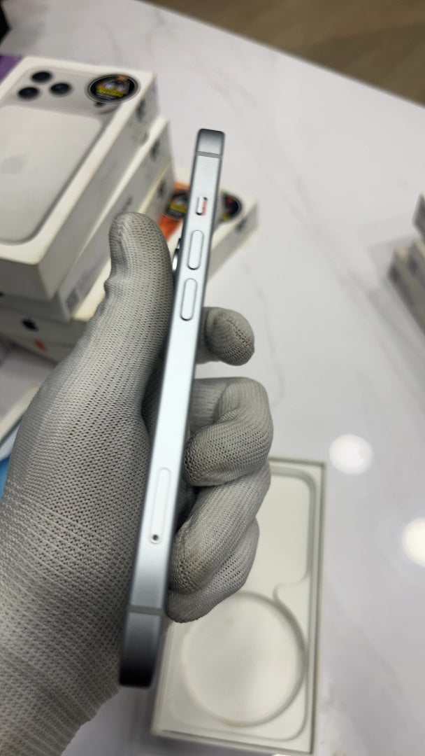iPhone 15 (Blue, Pre-loved)