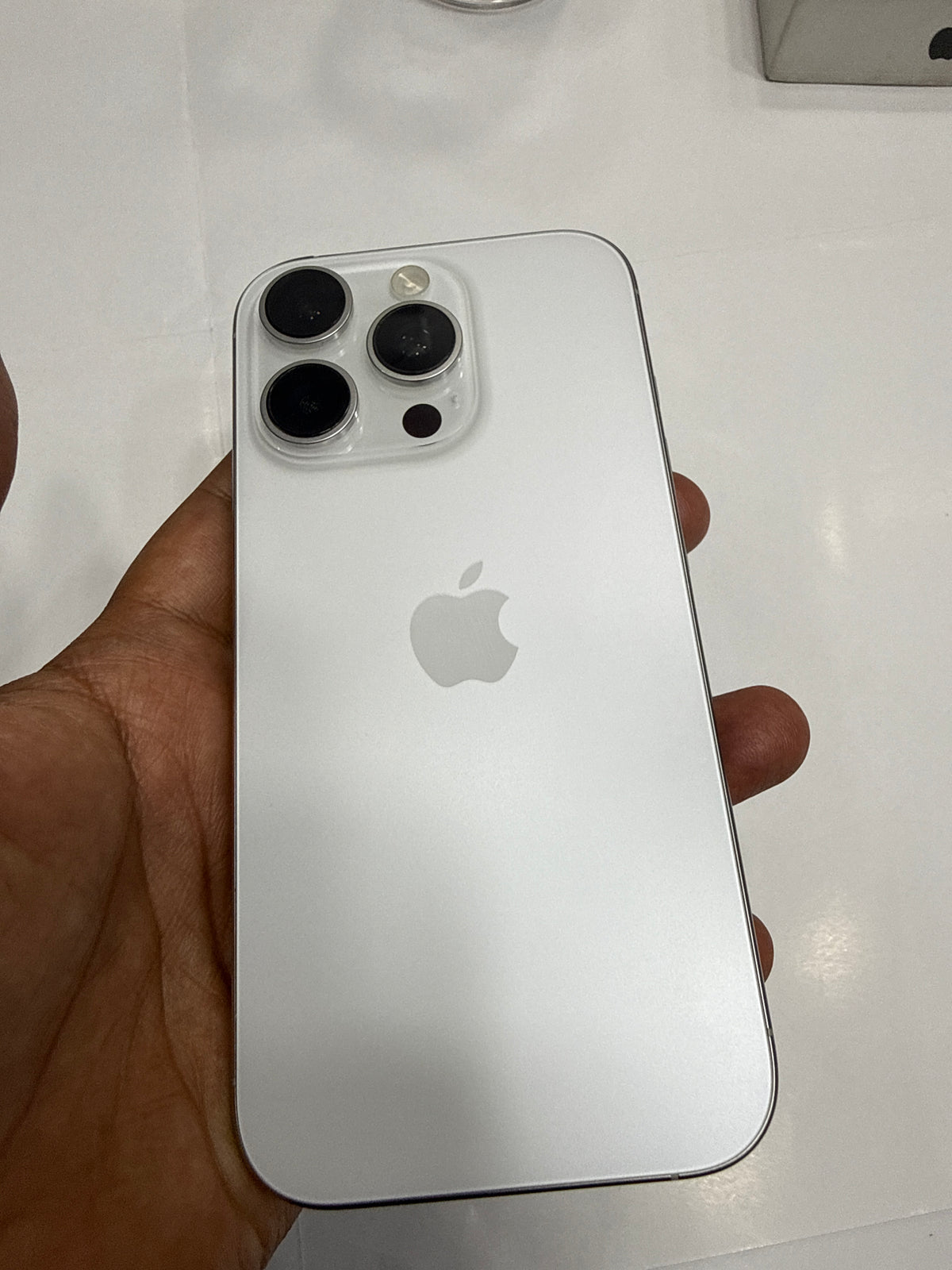 iPhone 16 Pro 128 GB White Titanium