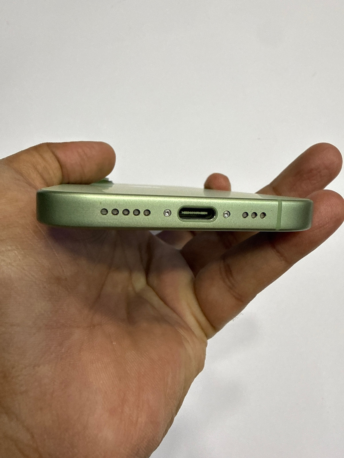 iPhone 17 (Sage, Pre-loved)