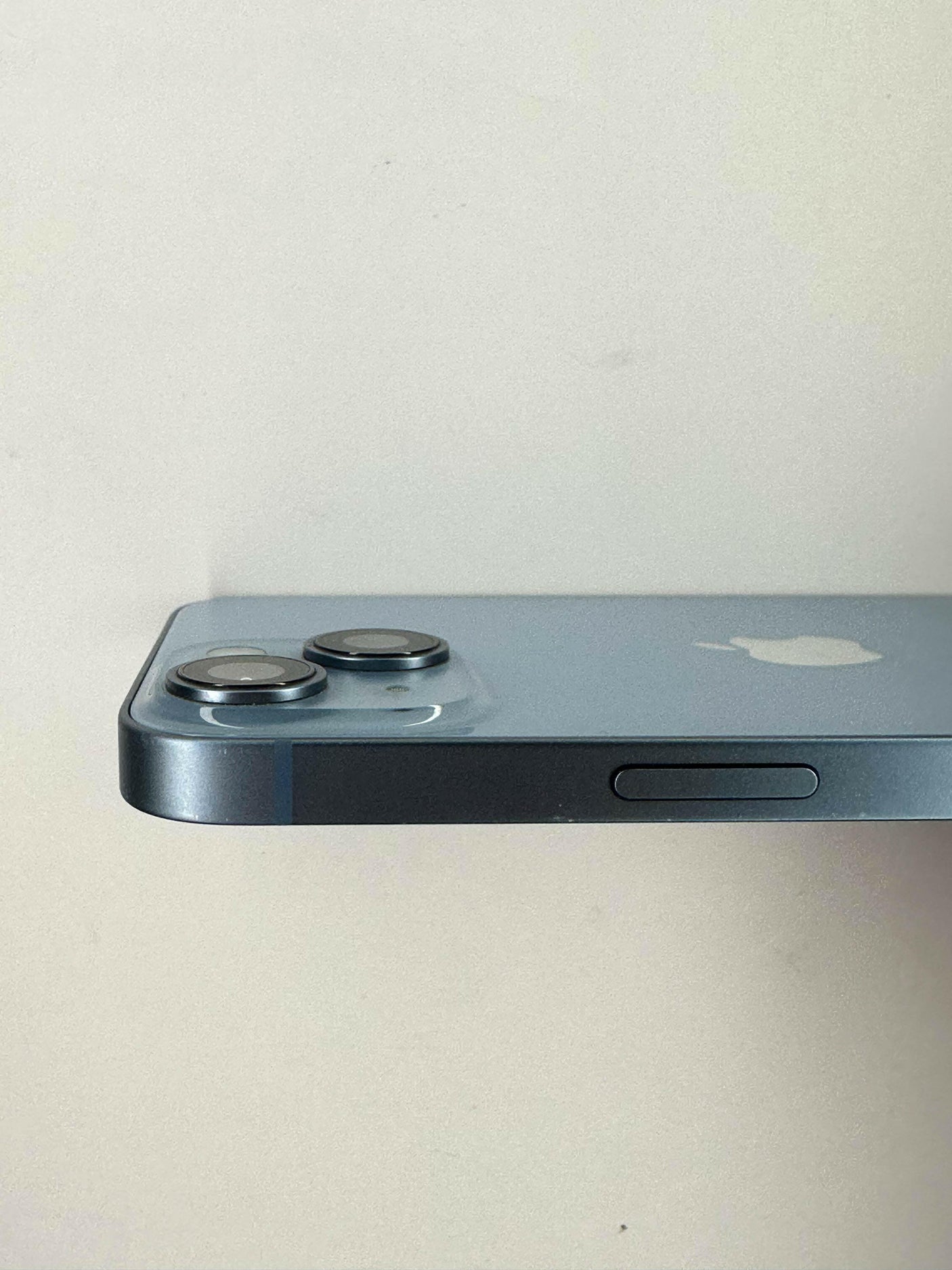 iPhone 14 (Blue, Pre-loved)