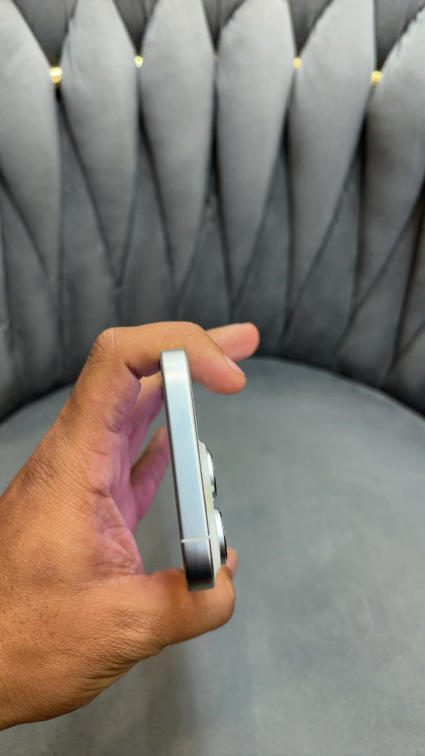 iPhone 16 Pro (White Titanium, Pre-loved)