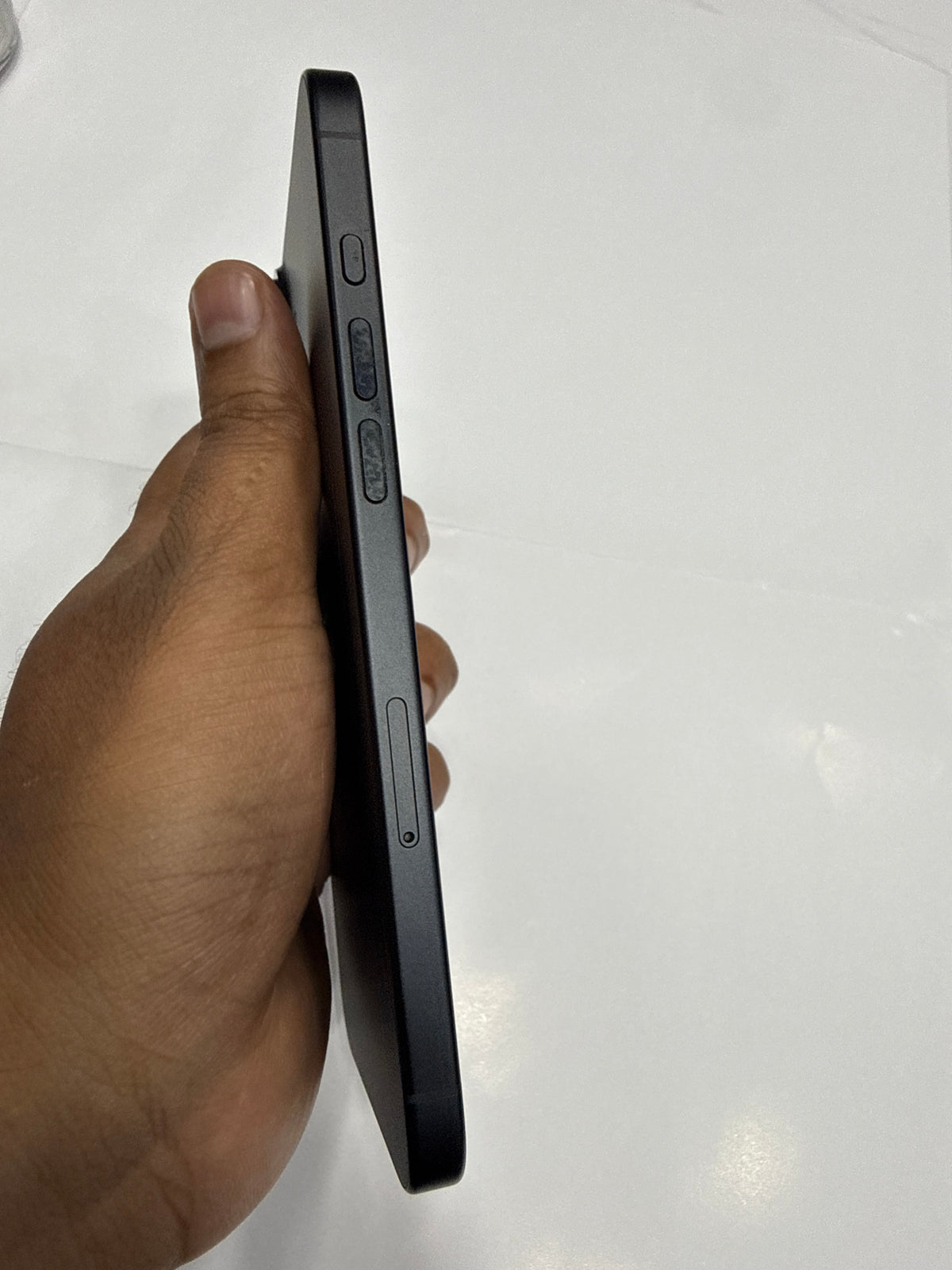 iPhone 16 Plus (Black, Pre-loved)