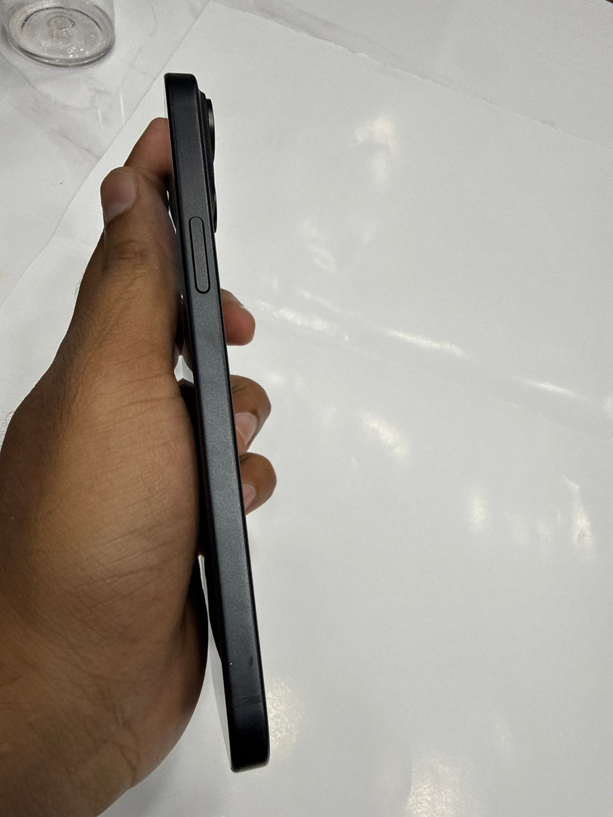 iPhone 15 Plus (Black, Pre-loved)
