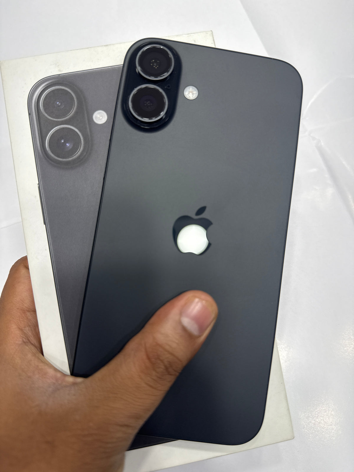 iPhone 16 Plus (Black, Pre-loved)