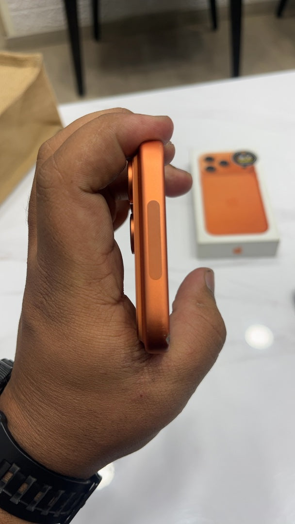 iPhone 17 Pro Max (Cosmic Orange, Pre-loved)