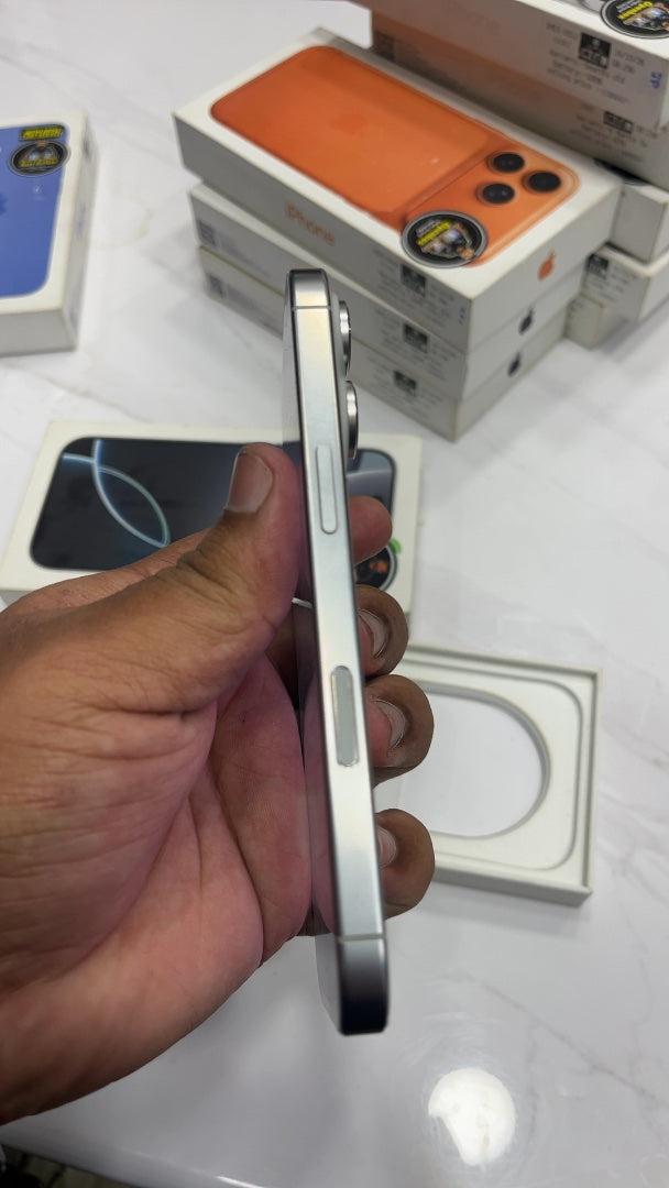 iPhone 16 Pro (White Titanium, Pre-loved)