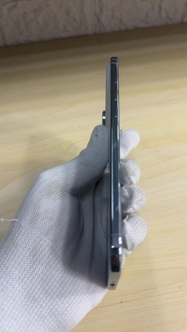 iPhone Air (Cloud White, Pre-loved)