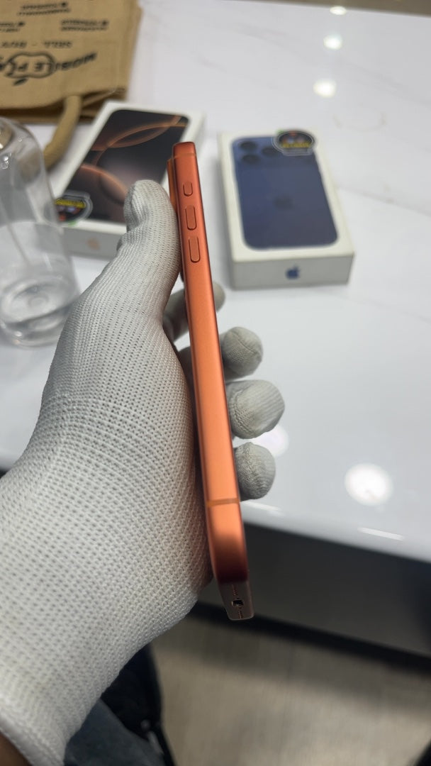 iPhone 17 Pro Max (Cosmic Orange, Pre-loved)