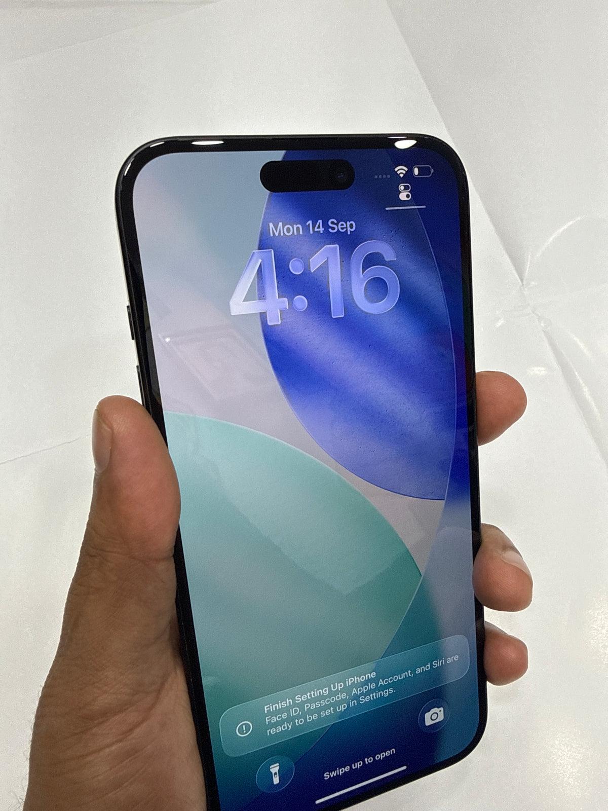 iPhone 16 Plus (Black, Pre-loved)
