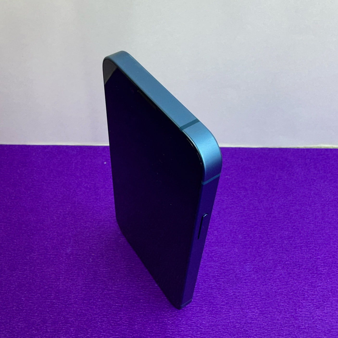 iPhone 13 Mini (Blue, 128 GB, Pre-loved).