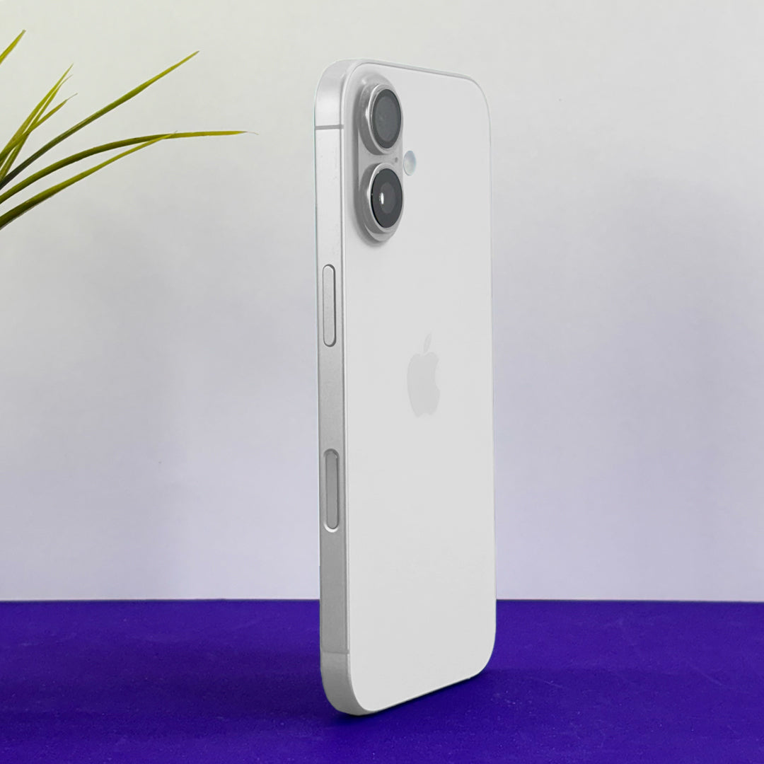 iPhone 16 (White, Pre-loved)