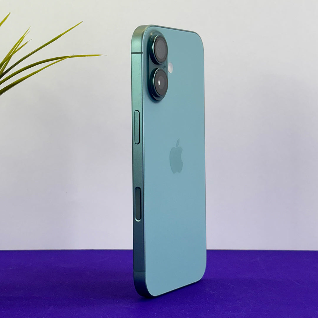 iPhone 16 (Teal, Pre-loved)