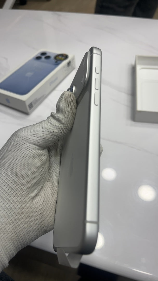 iPhone 17 Pro Max (Silver, Pre-loved)
