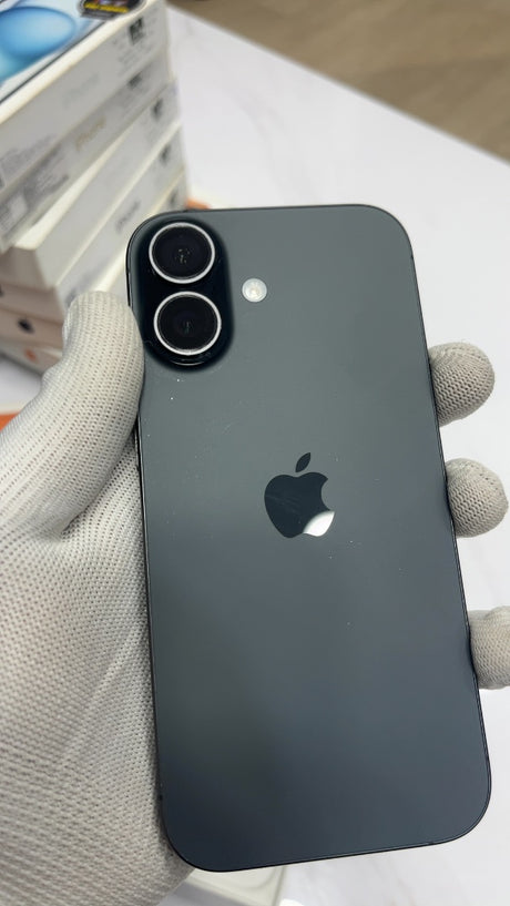 iPhone 17 (Black, Pre-loved)