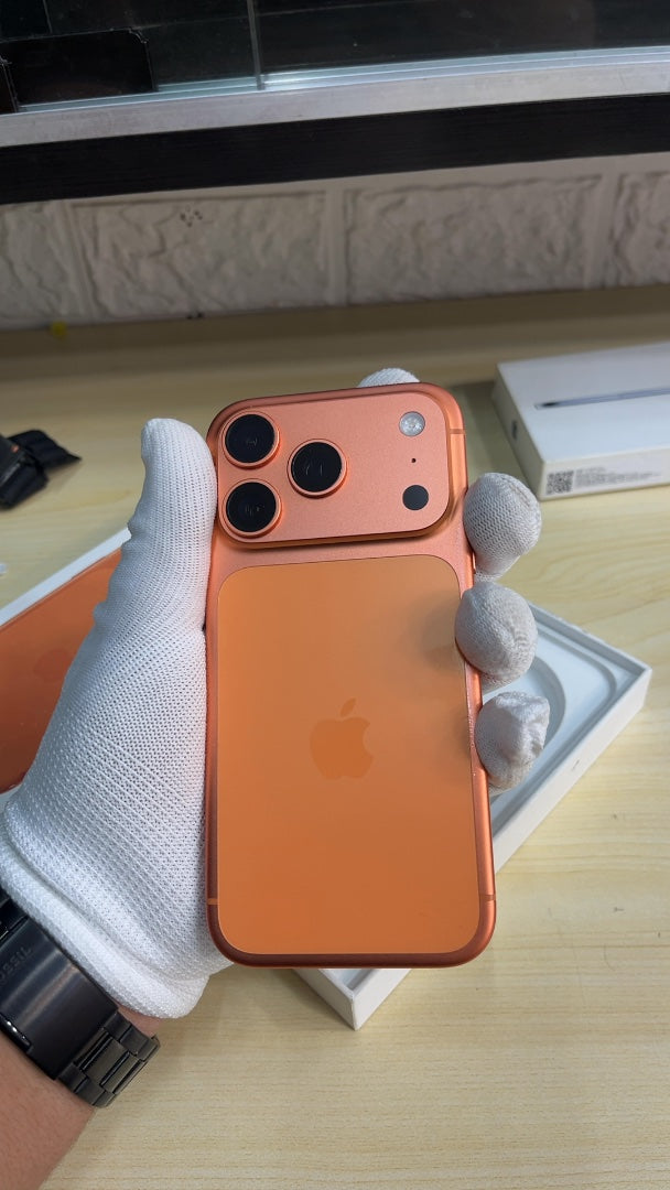 iPhone 17 Pro (Cosmic Orange, Pre-loved)