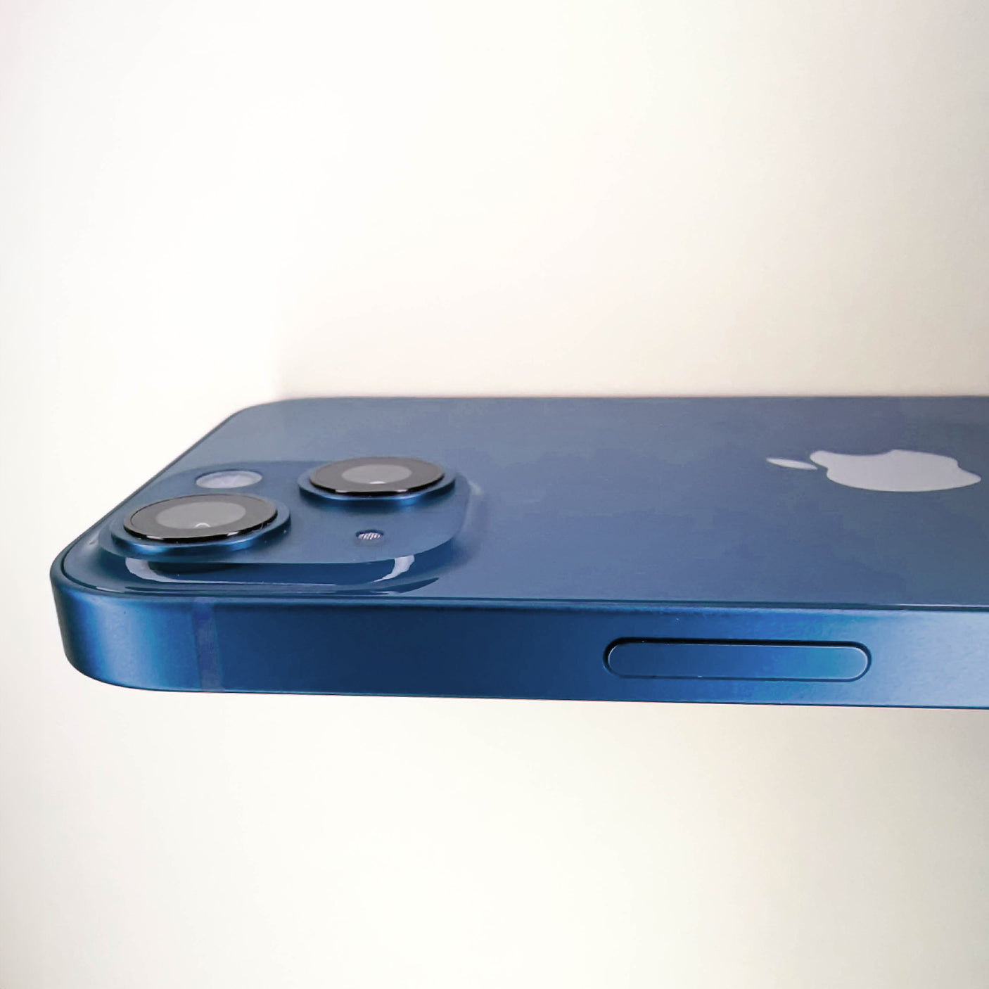 iPhone 13 (Blue, 128 GB, Pre-loved).