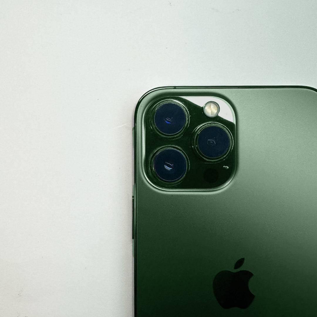 iPhone 13 Pro Max (Green, 128 GB, Pre-loved).