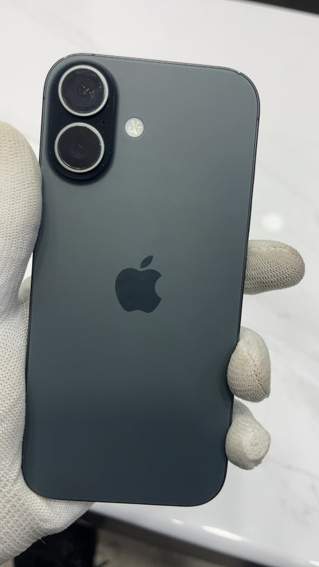 iPhone 17 (Black, Pre-loved)