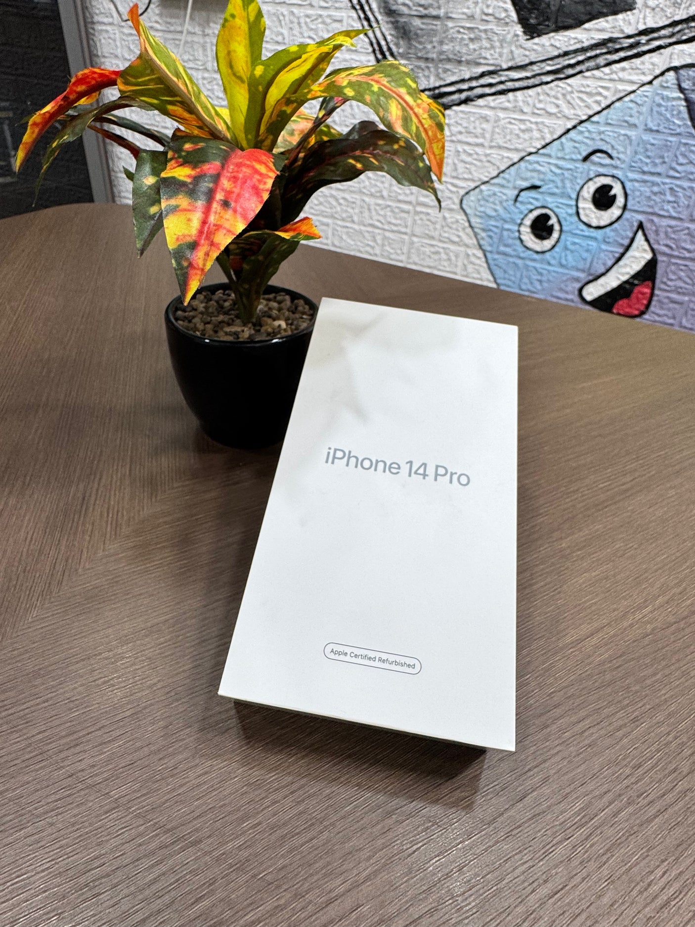 iPhone 14 Pro (Silver, Apple certified Refurb)