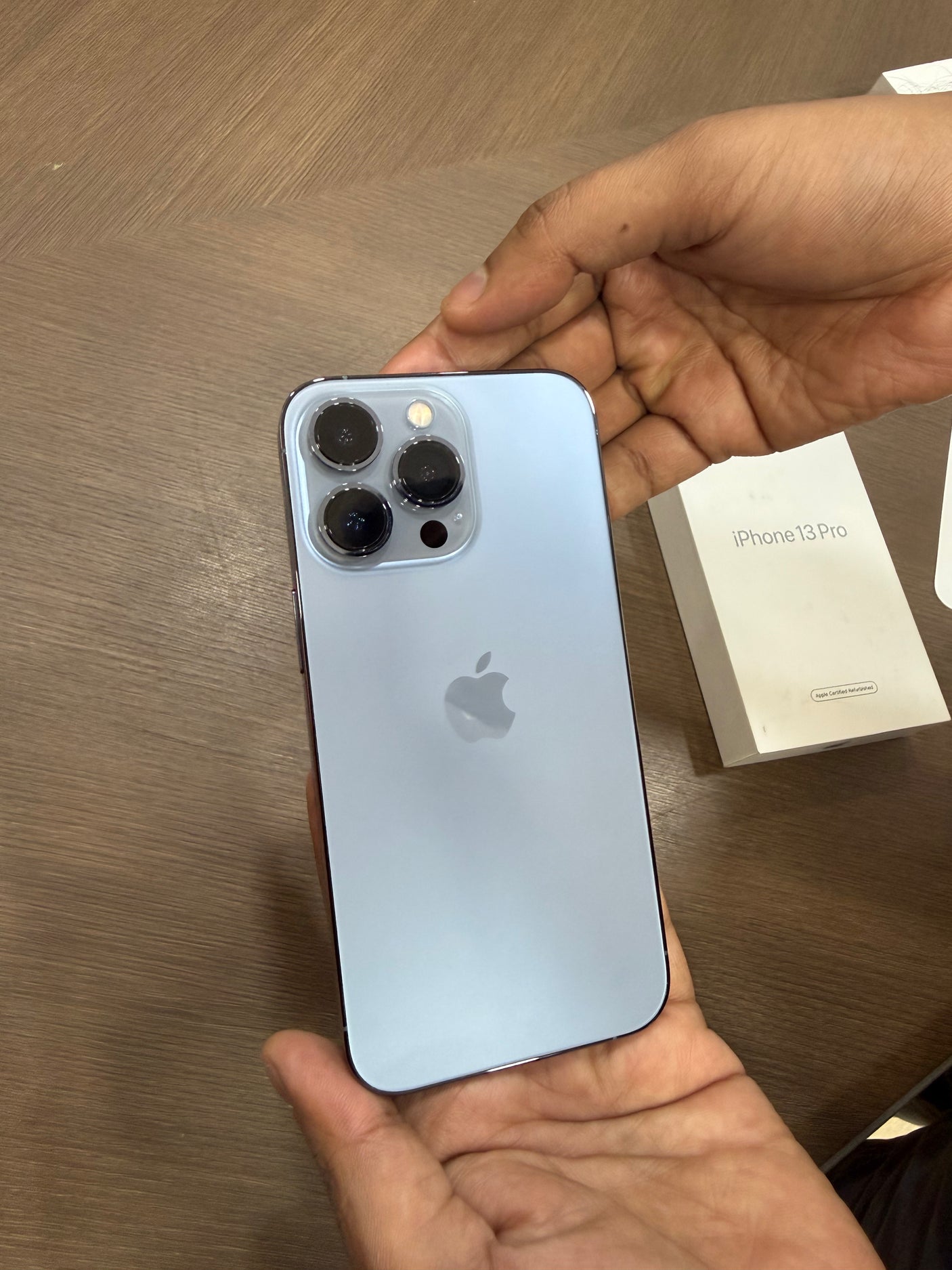 iPhone 13 Pro (Sierra Blue, Apple certified Refurb)