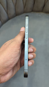iPhone 17 (Black, Pre-loved)