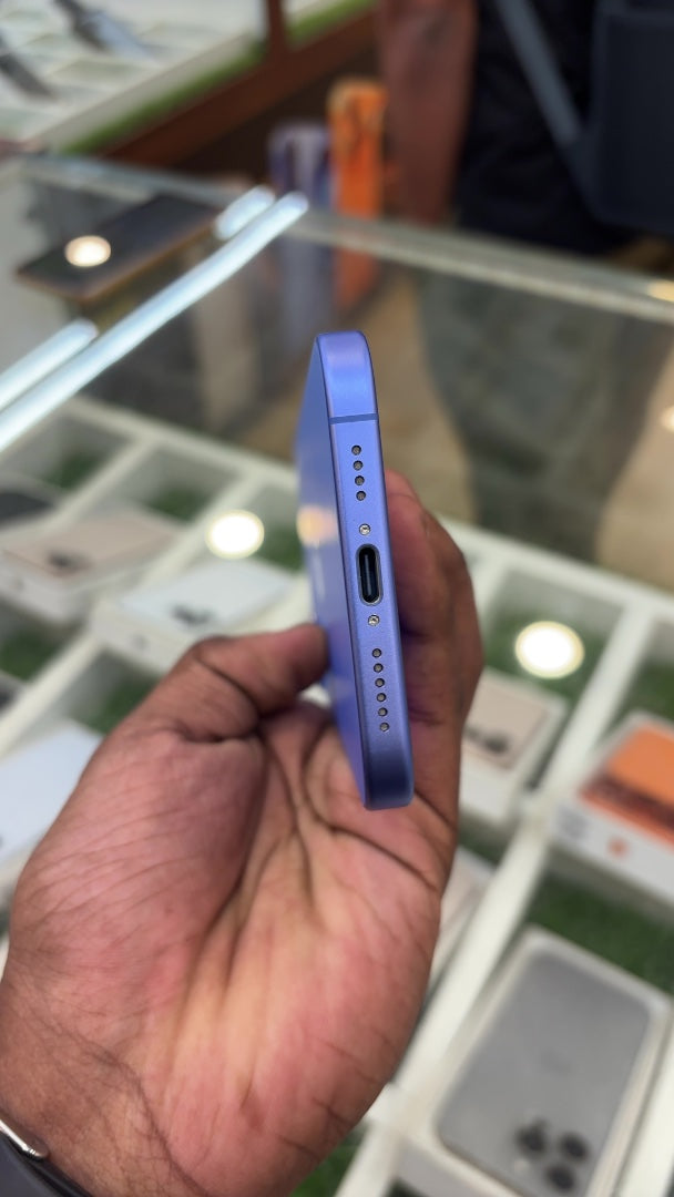 iPhone 16 Plus (Ultramarine, Pre-loved)