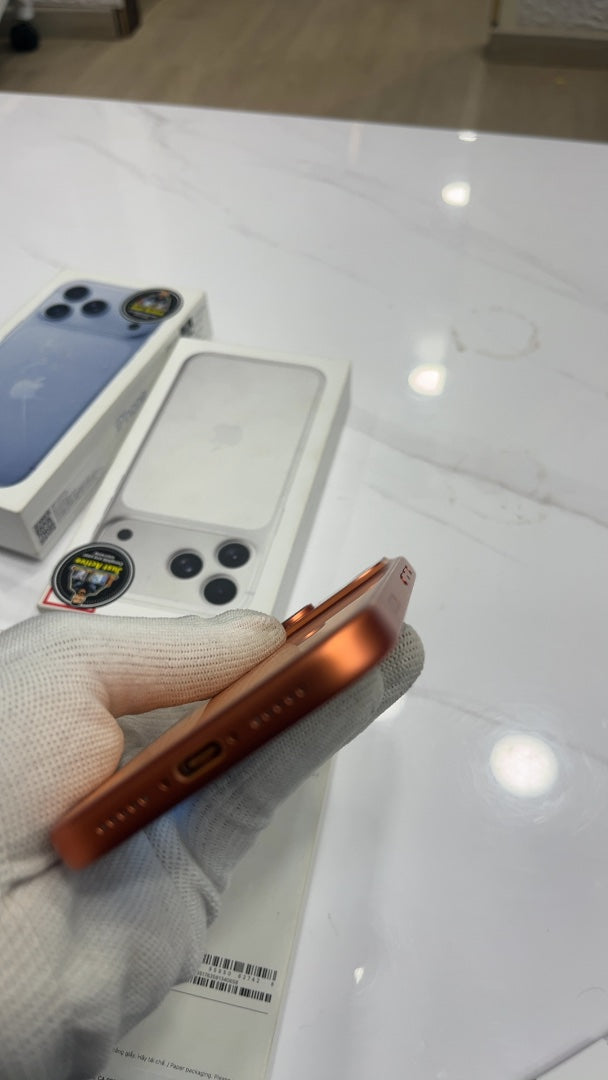 iPhone 17 Pro (Cosmic Orange, Pre-loved)