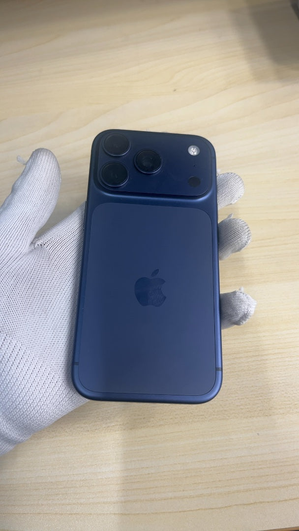 iPhone 17 Pro (Deep Blue, Pre-loved)