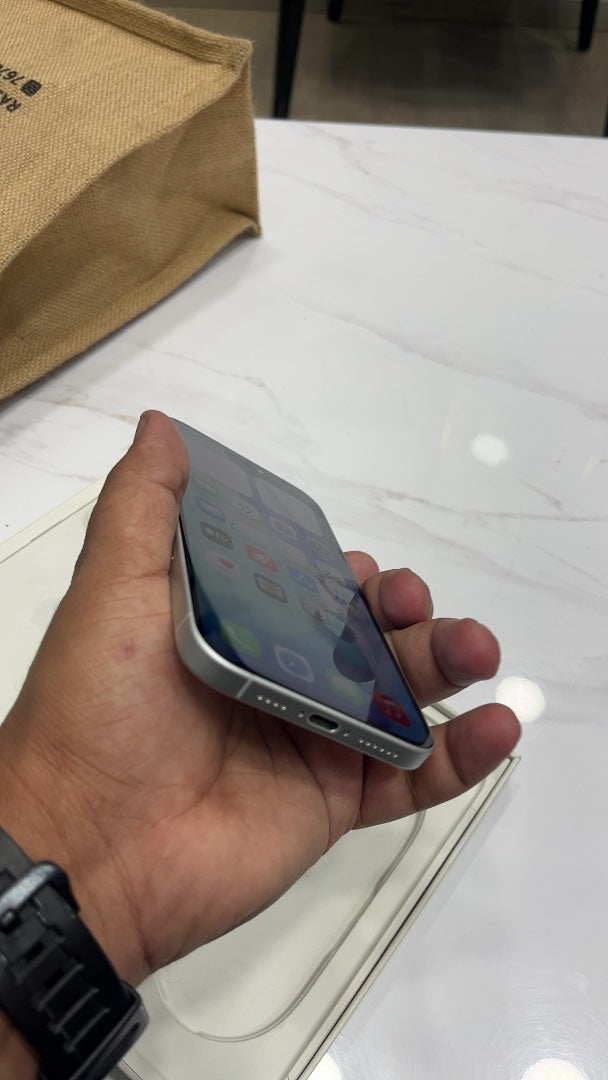 iPhone 16 Plus (White, Pre-loved)