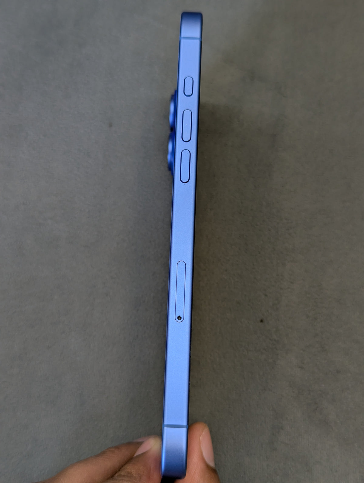 iPhone 16 Plus 128 GB Ultramarine