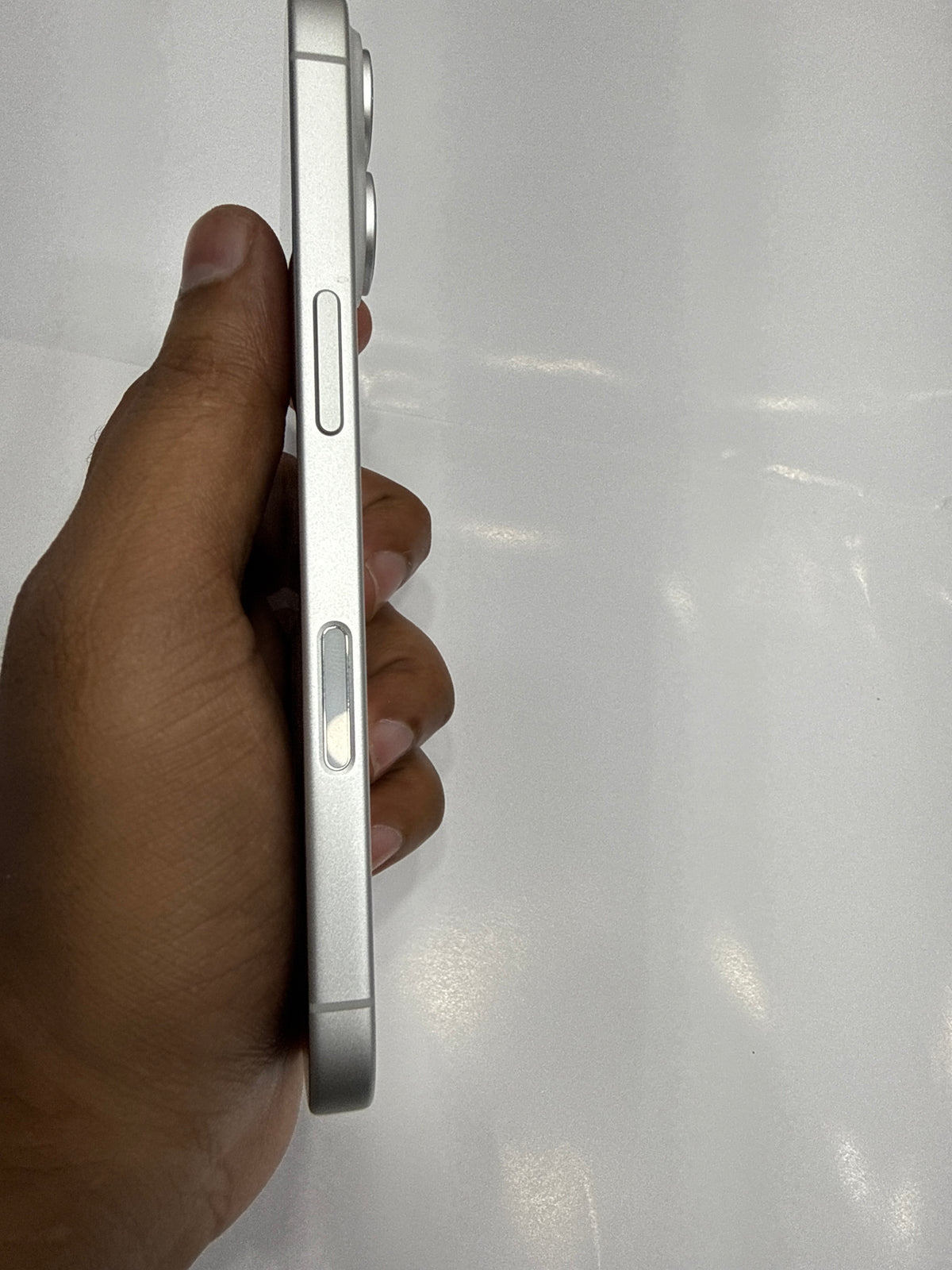 iPhone 16 128 GB White