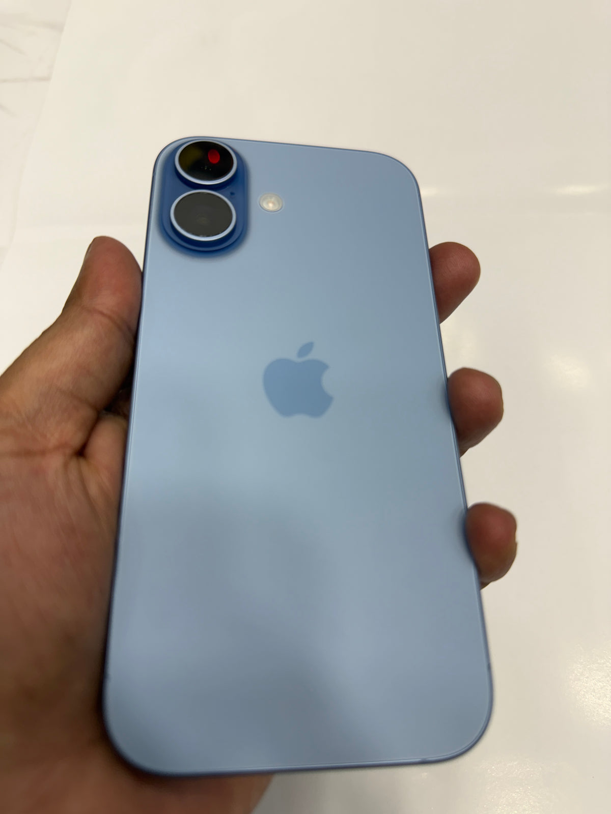 iPhone 17 (Mist blue, Pre-loved)