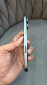 iPhone 17 (Black, Pre-loved)