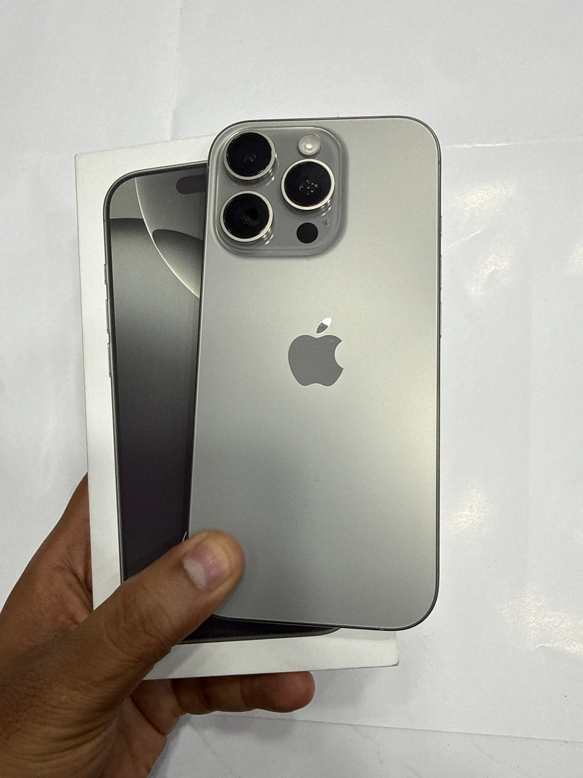 iPhone 16 Pro 256 GB Natural Titanium