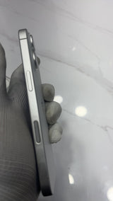 iPhone 17 (White, Pre-loved)