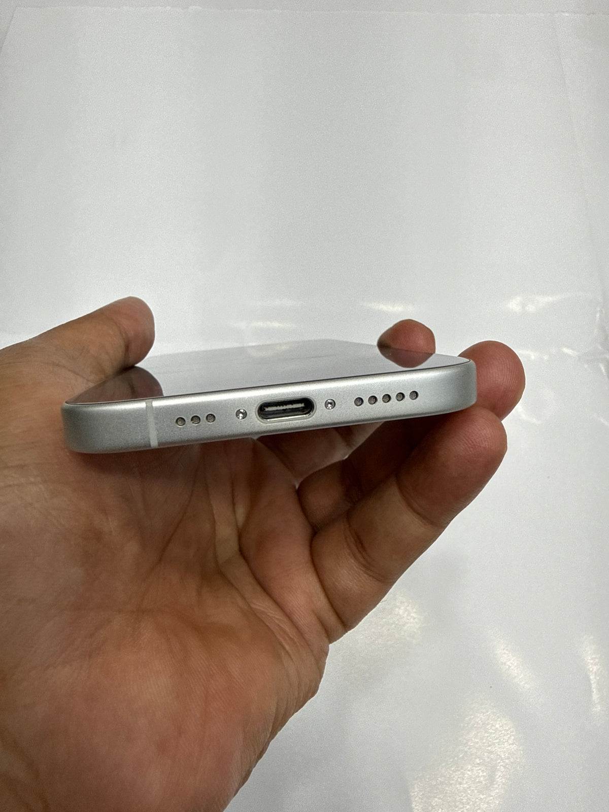 iPhone 16 128 GB White